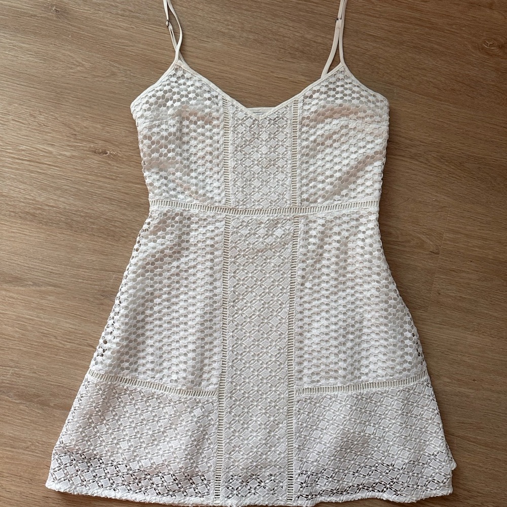 Abercrombie & Fitch white crochet dress - size Medium.